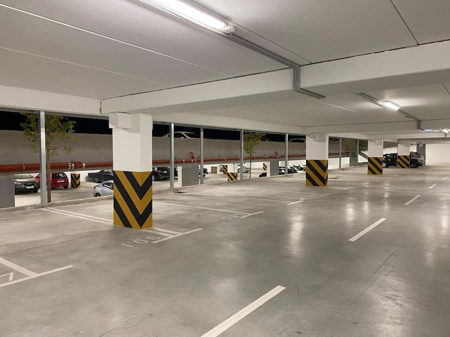 New Modern Apt Near Old Town - Private Parking Zára Kültér fotó