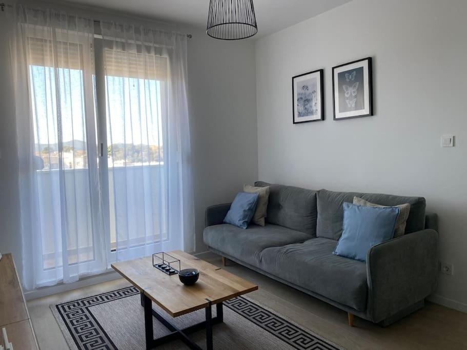 New Modern Apt Near Old Town - Private Parking Zára Kültér fotó