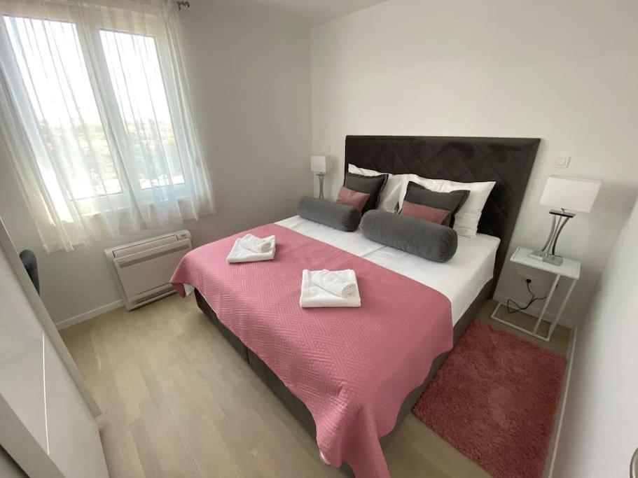 New Modern Apt Near Old Town - Private Parking Zára Kültér fotó