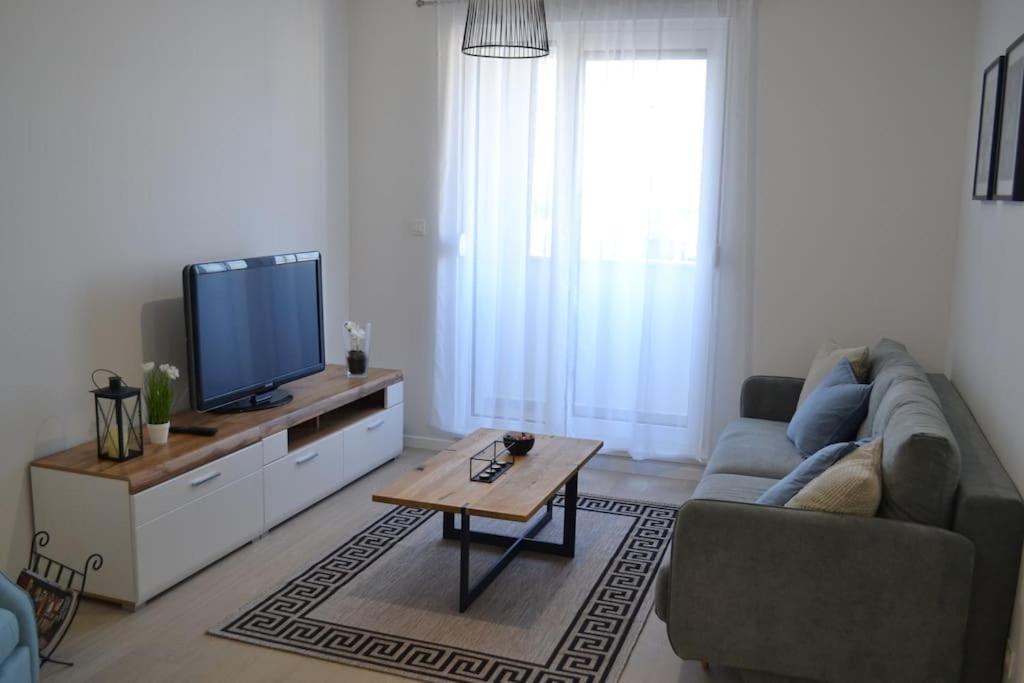 New Modern Apt Near Old Town - Private Parking Zára Kültér fotó