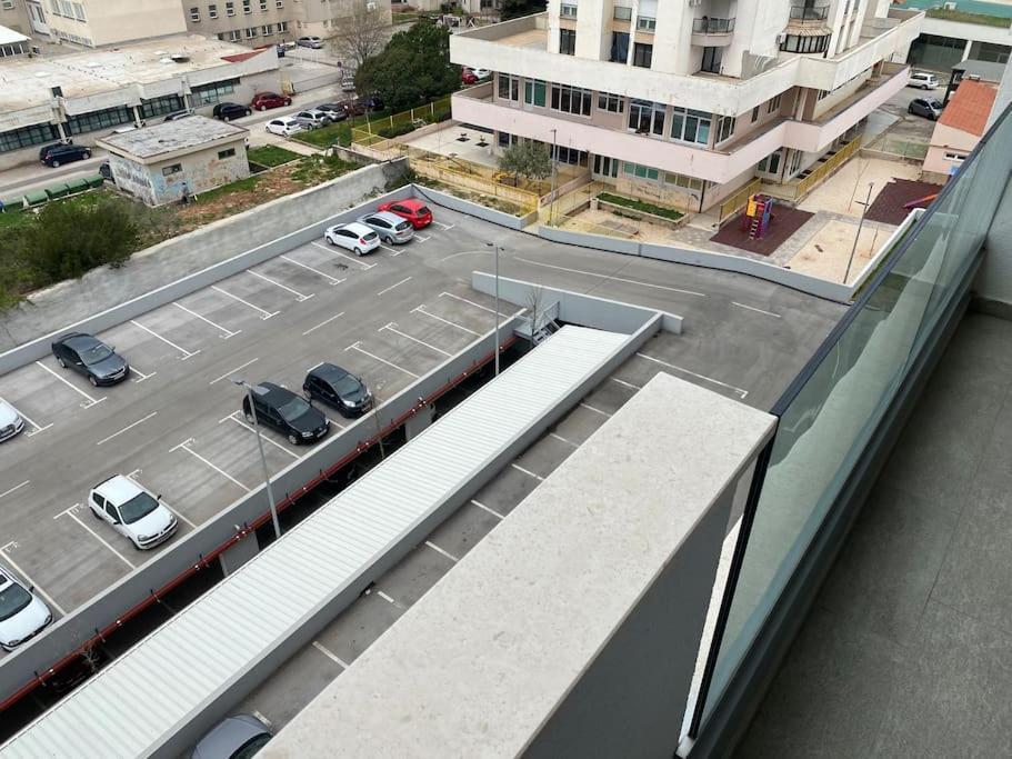 New Modern Apt Near Old Town - Private Parking Zára Kültér fotó